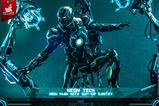 16-Iron-Man-2-Figura-16-Neon-Tech-Iron-Man-with-SuitUp-Gantry-32-cm.jpg