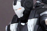 03-Iron-Man-2-masterpiece-war-machine.jpg