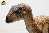 17-Jurassic-Park-Estatua-14-Velociraptor-Clever-Girl-49-cm-Con-estuche-acrlico.jpg