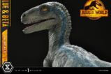 03-Jurassic-World-Dominion-Estatua-Legacy-Museum-Collection-16-Blue--Beta-Bonu.jpg