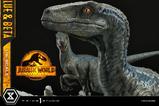 11-Jurassic-World-Dominion-Estatua-Legacy-Museum-Collection-16-Blue--Beta-Bonu.jpg
