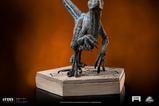 05-Jurassic-World-Icons-Estatua-Velociraptor-Blue-9-cm.jpg