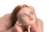 08-M3gan-Figura-16-30-cm.jpg