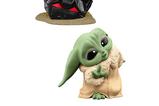 01-Star-Wars-Bounty-Collection-Pack-de-2-Figuras-Grogu-Helmet-Hijinks--PeekABo.jpg