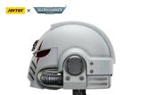 03-Warhammer-40,000-Casco-con-Soporte-de-Exhibicin-White-Scars-MkX-44-cm.jpg