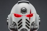 08-Warhammer-40,000-Casco-con-Soporte-de-Exhibicin-White-Scars-MkX-44-cm.jpg