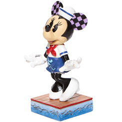 Siéntete como un marinero con Minnie Mouse con esta estupenda y realista figura con una altura aproximada de 13 cm., en donde se ha mezclado la magia de las figuras de Walt Disney