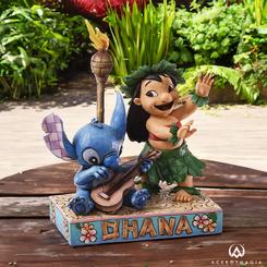 Disfruta de esta estampa clásica de Hawaii con Lilo & Stitch. Figura Oficial Disney realizada por Jim Shore.
