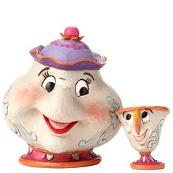 Figura de Mrs. Potts and Chip basada en el clásico de Walt Disney “La Bella y la Bestia” de 1991, con aproximadamente 10 cm., de altura.