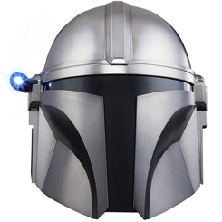 Réplica oficial del casco The Mandalorian Black Series basado en la serie de Disney +. Nadie sabe con certeza quién es este forastero tan bien equipado. Aguerrido y taciturno, The Mandalorian