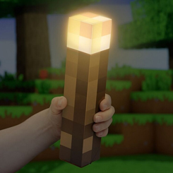 Lámpara Antorcha Minecraft. El accesorio perfecto para decorar tu habitación friki e iluminarlo de una manera original, sí, la nueva lámpara Minecraft en forma de antorcha es el regalo perfecto.