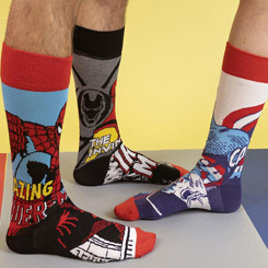 Pack compuesto por 3 pares de calcetines oficiales del Capitán América, Iron Man y Spider-Man basados en el famoso personaje de Marvel. Los calcetines tienen una talla única de 40-46 