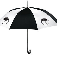Disfruta cantando bajo la lluvia con este espectacular paraguas oficial de The Umbrella Academy. Este espectacular paraguas está realizado en poliéster, metal  y madera,