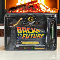 Todos los recuerdos que Marty reunió en sus viajes en el tiempo a 1955, 2015, 1885, e incluso a la realidad paralela de 1985 ahora son tuyos. Y complementa tu colección con la auténtica réplica de la llave del DeLorean