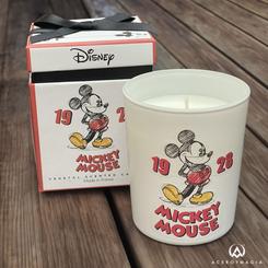 Imagina a Walt Disney con su lápiz para empezar a dibujar las famosas curvas de las orejas de Mickey. Es el año 1928. Este es todo el encanto de esta vela: destila deliciosamente estos aromas nostálgicos