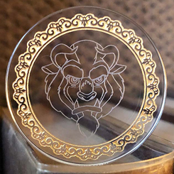 Moneda de Bestia basada en la película La Bella y la Bestia. Esta moneda oficial está realizada en vidrio transparente con unas dimensiones aproximadas de 0.5 x 4 cm. 