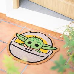 Da la bienvenida a tu hogar con el encantador felpudo de The Child, inspirado en la popular serie de Disney+, The Mandalorian. Con unas medidas aproximadas de 40 cm x 40 cm, este felpudo está confeccionado en PVC y fibra de coco