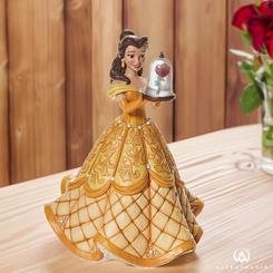 Revive los cuentos de encantamientos con esta estupenda figura de Bella Deluxe de La Bella y la Bestia, con aproximadamente 28 cm., de altura se ha mezclado la magia de las figuras de Walt Disney