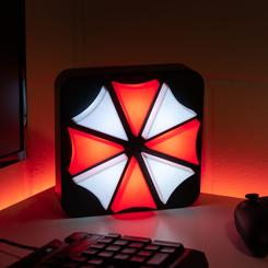 La lámpara oficial con el distintivo logo de Umbrella Corporation es mucho más que una simple fuente de luz; es una declaración de estilo y pasión por la icónica franquicia de Resident Evil. 