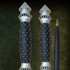 Disfruta una y otra vez toda la saga de Harry Potter con este estupendo set de Marcapáginas y Bolígrafo de Narcissa Malfoy. El marcapáginas tiene unas dimensiones aproximadas de 17 x 5,5 cm.,