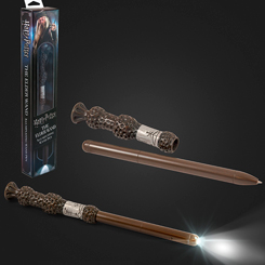 Revive toda la saga de Harry Potter con este estupendo Bolígrafo con luz de la varita mágica de Sauco de Albus Dumbledore. Esta precios varita emiten una luz brillante desde la punta para que puedas escribir en secreto debajo de las sábanas.