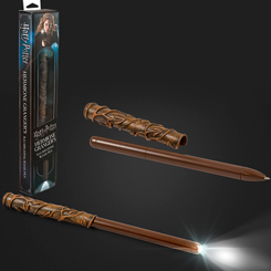 Revive toda la saga de Harry Potter con este estupendo Bolígrafo con luz de la varita mágica de Hermione Granger. Esta precios varita emiten una luz brillante desde la punta para que puedas escribir en secreto debajo de las sábanas. 