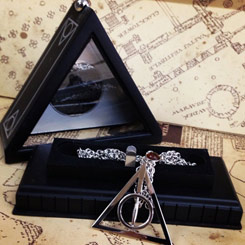 Colgante oficial de Xenophilius Lovegood con el símbolo aparecido en Harry Potter “Las Reliquias de la Muerte”.