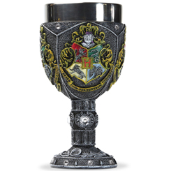 Copa oficial de la escuela Hogwarts basada en la saga de Harry Potter. Fundada por los cuatro mejores magos de su tiempo, la Escuela de Brujería y Hechicería de Hogwarts 