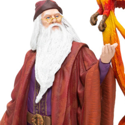 Figura oficial del profesor Dumbledore basado en la saga de Harry Potter. Esta preciosa figura está realizada en resina y tiene unas medidas aproximadas de 29 x 20 x 24 cm., 