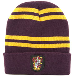 Réplica oficial del gorro de Harry Potter y de todos los estudiantes de la casa Gryffindor. Realizada en material acrílico, con los colores y el emblema de la casa Gryffindor.