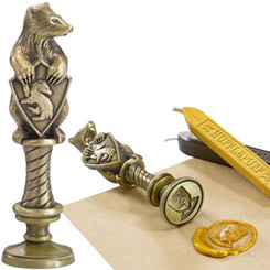 Réplica oficial del Sello con el escudo de Hufflepuff realizado en fundición de metal. Ahora podrás dar un toque de distinción con este sello basado en la saga de Harry Potter.