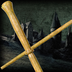 Espectacular réplica oficial de la varita de Lucius Malfoy con motivo de la película Harry Potter, Las Reliquias de la Muerte (Harry Potter and the Deathly Hollow). Viene en caja de regalo.