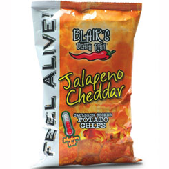 Pack compuesto por dos bolsas de American Death Rain Jalapeno Cheddar Flavour Potato Chips de 141 g.