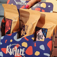 Pack de 6 sabores Gourmet de Palomitas de Maíz. Incluso si el exterior del sabor de las palomitas de maíz es impresionante, no queremos ser demasiado superficiales; después de todo, son los valores internos los que cuentan.