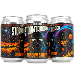 Pack de 4 latas oficiales de Shadow Stout creada para homenajear a la saga de Star Wars. Esta cerveza robusta, fuerte, rica y aromática es de color negro aterciopelado con notas de vainilla y café, de la mezcla única de maltas cuidadosamente tostadas. 