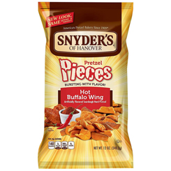 Bolsa de Snyder's Hot Buffalo Wings Pieces Pretzels.340 gr. Deliciosos trocitos de Pretzels (galletitas saladas) con un espectacular sabor a exquisitas Alitas de Pollo Picantes.