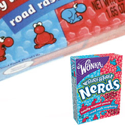 Pack compuesto por 2 cajitas de Wonka Nerds Totally Tropical Punch & Road Rash Raspberry de 46,7 gr. Los Wonka Nerds son unos caramelitos crujientes muy populares en USA.