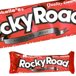 Pack compuesto por dos chocolatinas Annabelle's Rocky Road! Deliciosas barritas de Malvavisco (Marshmallow) recubierto de un delicioso chocolate con leche con frutos secos tostados.