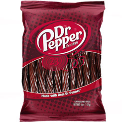 Pack compuesto por 2 Paquetes de deliciosos regalices con sabor a Dr. Pepper Twists de 142 gr. El regaliz uno de los snacks que vuelve locos a los americanos ahora con el increíble sabor de unos de los refrescos