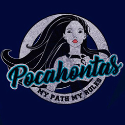 Preciosa Camiseta de Pocahontas basada en la película de 1995 realizada por Disney "Pocahontas". Revive las aventuras del famoso personaje de Disney con esta divertida camiseta. 