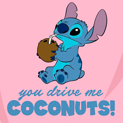 Preciosa Camiseta de Stitch Drive Me Coconuts basada en la película de 2002 realizada por Disney "Lilo & Stitch". Revive las aventuras del famoso personaje de Disney con esta divertida camiseta.