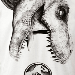 Camiseta con la cabeza del Tyrannosaurus Rex y el logo de Jurassic World película dirigida por Colin Trevorrow y protagonizada por Chris Pratt y Bryce Dallas Howard.