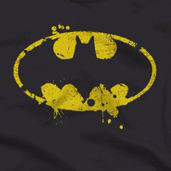 Camiseta del Logo Distressed de Batman. Basado en el popular comic de DC Comics Batman. Siéntete como el Caballero Oscuro.