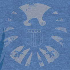 Camiseta con el símbolo del Águila de Los Vengadores. La camiseta está basada en los legendarios comics de Los Vengadores de Marvel.