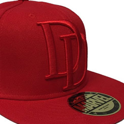 Gorra con el Logo de Dare Devil en un precioso rojo. La gorra está basada en la popular saga de Marvel, realizada en algodón 100% y de talla ajustable.