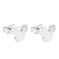 Pendientes con la simpática silueta de la cabeza con las orejitas del famoso Mickey Mouse. Disfruta estos preciosos pendientes plateados en oro blanco de 14k con un acabado brillante. 