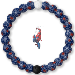 Pulsera oficial Lokai de Spider-Man basada en el popular personaje de Marvel. La pulsera representa el equilibrio tal cual como el ying y yang, la perla de color negro contiene tierra del Mar Muerto