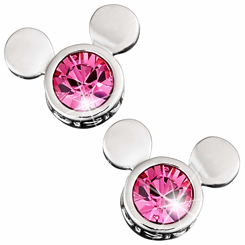 Sumérgete en el corazón de la Colección de Joyería de Disney y luce la magia con estos pendientes con el ícono de Mickey. Los pendientes están realizados en latón rodiado en color plata con cristales rosas.