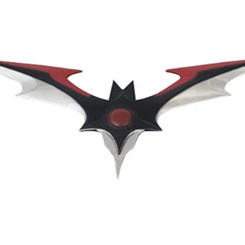 Abrecartas oficial con la forma del Batarang usado por Batman en el videojuego Injustice 2. Este precioso abrecartas está realizado en aleación de metal. Tiene una longitud aproximada de 18 cm