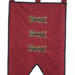Estandarte Ricardo Corazón de León, esta preciosa réplica tiene unas dimensiones aproximadas de 105 x 55 cm., adornado con el escudo de armas de los tres leones.